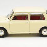 Morris Mini Minor Λευκό Kyosho 1:18 08964W - image 4 of 8