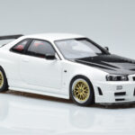Nissan Skyline GT-R R34 Nismo Z-Tune Λευκό MotorHelix 1:18 - image 6 of 11
