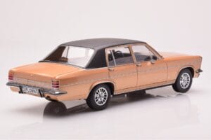 Opel Diplomat B Μπεζ Μεταλλικό MCG 1:18 MCG18335 Μέταλλο - εικόνα 2 από 6