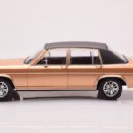 Opel Diplomat B Μπεζ Μεταλλικό MCG 1:18 - image 3 of 6