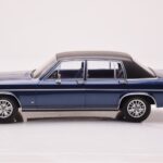 Opel Diplomat B Σκούρο Μπλε Μεταλλικό MCG 1:18 - image 3 of 6