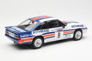 Opel Manta 400 Rothmans #8 J. McRae / I. Grindrod Lombard RAC Rally 1983 IXO 1:18 18RMC038A Μέταλλο - εικόνα 2 από 6