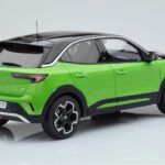 Opel Mokka-e GS Line Matcha Πράσινο Otto 1:18 - image 2 of 5