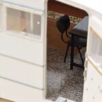 Peugeot 404 Με Τροχόσπιτο Henon Norev 1:18 184837 Μέταλλο - image 6 of 7