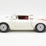Porsche 550 Spyder Έκδοση 70 Χρόνων Λευκό Schuco 1:18 450033300 - image 4 of 8