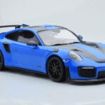 Porsche 911 GT2 RS 991.2 Weissach Package Μπλε Μαύρες Ζάντες Μαγνησίου Minichamps 1:18 - image 4 of 6
