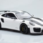 Porsche 911 GT2 RS 991.2 Weissach Package Λευκό Μαύρες Ζάντες Μαγνησίου Minichamps 1:18 - image 4 of 6