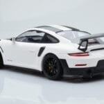 Porsche 911 GT2 RS 991.2 Weissach Package Λευκό Μαύρες Ζάντες Μαγνησίου Minichamps 1:18 - image 5 of 6