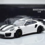 Porsche 911 GT2 RS 991.2 Weissach Package Λευκό Μαύρες Ζάντες Μαγνησίου Minichamps 1:18 - image 6 of 6