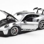Porsche 911 992 GT3 Weissach Pack GT Ασημί Μεταλλικό Norev 1:18 - image 2 of 8