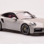 Porsche 911 992 Turbo S Crayon Γκρι GT Spirit 1:18 - image 4 of 6