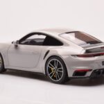 Porsche 911 992 Turbo S Crayon Γκρι GT Spirit 1:18 - image 5 of 6
