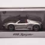 Porsche 918 Spyder Γκρι Μεταλλικό Minichamps 1:43 - image 4 of 4