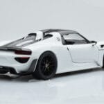 Porsche 918 Spyder Weissach Package Λευκό Με Μαύρες Ζάντες Minichamps 1:18 - image 3 of 9