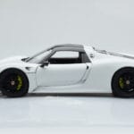 Porsche 918 Spyder Weissach Package Λευκό Με Μαύρες Ζάντες Minichamps 1:18 - image 5 of 9