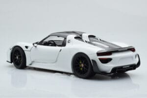 Porsche 918 Spyder Weissach Package Λευκό Με Μαύρες Ζάντες Minichamps 1:18 113062443 Μέταλλο - εικόνα 8 από 9