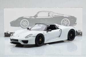 Porsche 918 Spyder Weissach Package Λευκό Με Μαύρες Ζάντες Minichamps 1:18 113062443 Μέταλλο - εικόνα 9 από 9