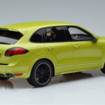 Porsche Cayenne GTS 92A Peridot Πράσινο GT Spirit 1:18 - image 2 of 6