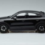 Porsche Cayenne E3 S Coupe Minichamps 1:18 187673 Μέταλλο - image 3 of 6