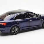 Skoda Octavia Pro Μπλε FAW 1:18 ZMR000006BLA - image 3 of 8