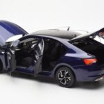 Skoda Octavia Pro Μπλε FAW 1:18 ZMR000006BLA - image 5 of 8