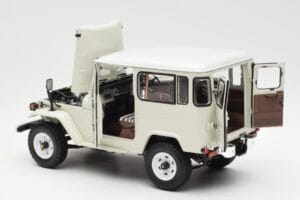 Toyota Land Cruiser FJ40 Van Λευκό Kyosho 1:18 08971W Μέταλλο - εικόνα 5 από 8