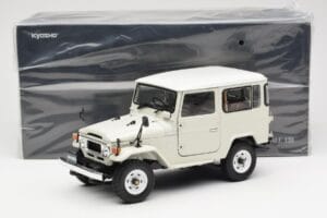 Toyota Land Cruiser FJ40 Van Λευκό Kyosho 1:18 08971W Μέταλλο - εικόνα 8 από 8