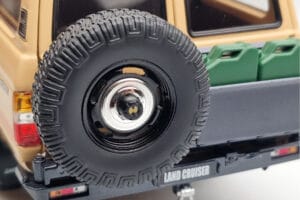 Toyota Land Cruiser 60 Μπεζ Με Προαιρετικά Εξαρτήματα Kyosho 1:18 08956XBE Μέταλλο - εικόνα 7 από 12