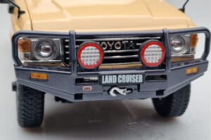 Toyota Land Cruiser 60 Μπεζ Με Προαιρετικά Εξαρτήματα Kyosho 1:18 08956XBE Μέταλλο - εικόνα 9 από 12