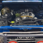 Toyota Land Cruiser 60 Μπλε Με Προαιρετικά Εξαρτήματα Kyosho 1:18 - image 9 of 11