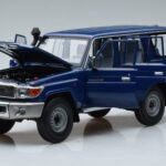 Toyota Land Cruiser J76 Μπλε Almost Real 1:18 - image 2 of 7