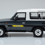 Toyota Land Cruiser LJ73 Γκρι Otto 1:18 - image 3 of 6