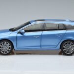 Volvo V60 D3 Power Μπλε FAW 1:18 9430839 Μέταλλο - image 4 of 7