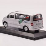 Volkswagen Multivan T5 Ασημί Heli Coil Edition Minichamps 1:43 - image 3 of 4