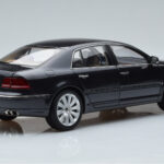 Volkswagen Phaeton V6 Mazeppa Γκρι Kyosho 1:18 - image 3 of 9