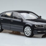Volkswagen Phaeton V6 Mazeppa Γκρι Kyosho 1:18 - image 6 of 9