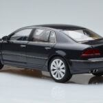 Volkswagen Phaeton V6 Mazeppa Γκρι Kyosho 1:18 - image 7 of 9