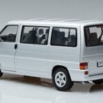 Volkswagen T4b Transporter Caravelle Minibus Schuco 1:18 450041500 Μέταλλο - image 7 of 8