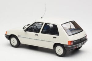 Peugeot 205 Junior Λευκό Otto 1:18 OT463 Ρητίνη - εικόνα 5 από 6