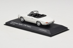 Alfa Romeo 1750 Spider Veloce Λευκό Minichamps 1:43 400120530 Μέταλλο - εικόνα 3 από 4