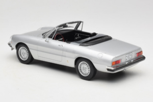 Alfa Romeo 2000 Spider Ασημί Norev 1:18 187884 Μέταλλο - εικόνα 5 από 6