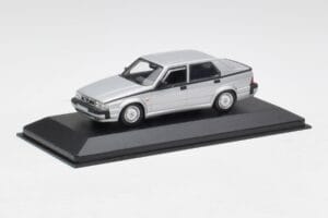 Alfa Romeo 75 3.0 V6 Ασημί Minichamps 1:43 400120461 Μέταλλο - εικόνα 2 από 4