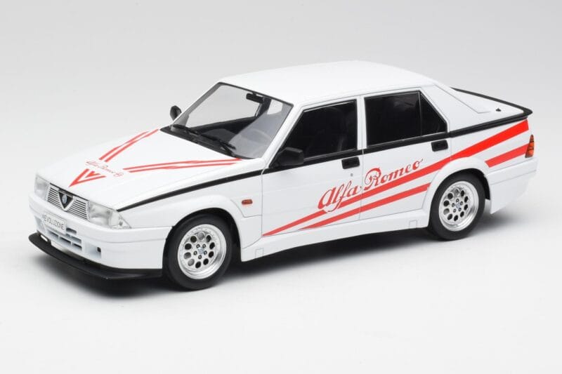 Alfa Romeo 75 Turbo Evoluzione Λευκό MCG 1:18 MCG18430 Μέταλλο