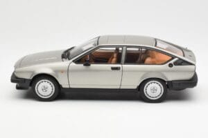 Alfa Romeo Alfetta GTV 2.0 Γκρι Μεταλλικό AUTOart 1:18 70147 Μέταλλο - εικόνα 4 από 8