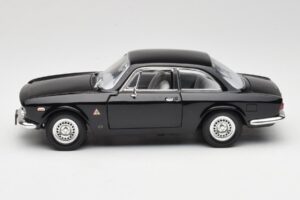 Alfa Romeo Giulia Sprint GTA Μαύρο Road Signature 1:18 92348 Μέταλλο - εικόνα 4 από 8