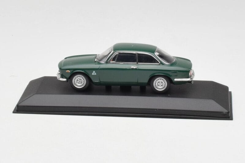 Alfa Romeo Giulia GTA 1300 Junior Πράσινο Minichamps 1:43 ALFA010 Μέταλλο