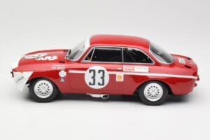 Alfa Romeo GTA 1300 Junior #33 T. Hezemans / G. van Lennep Division 1 Winners 4 Hours of Jarama 1972 Minichamps 1:18 15572123 - εικόνα 3 από 6