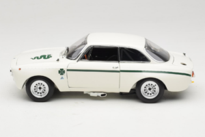 Alfa Romeo GTA 1300 Junior Λευκό Minichamps 1:18 100120501 Μέταλλο - εικόνα 4 από 8