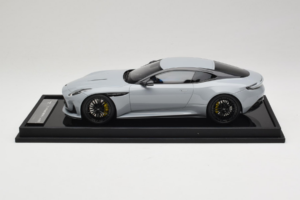 Aston Martin DB12 Nardo Gray MotorHelix 1:18 MH027NG Ρητίνη