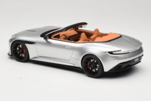 Aston Martin DB12 Volante Ασημί GT Spirit 1:18 GT945 Ρητίνη - εικόνα 5 από 6